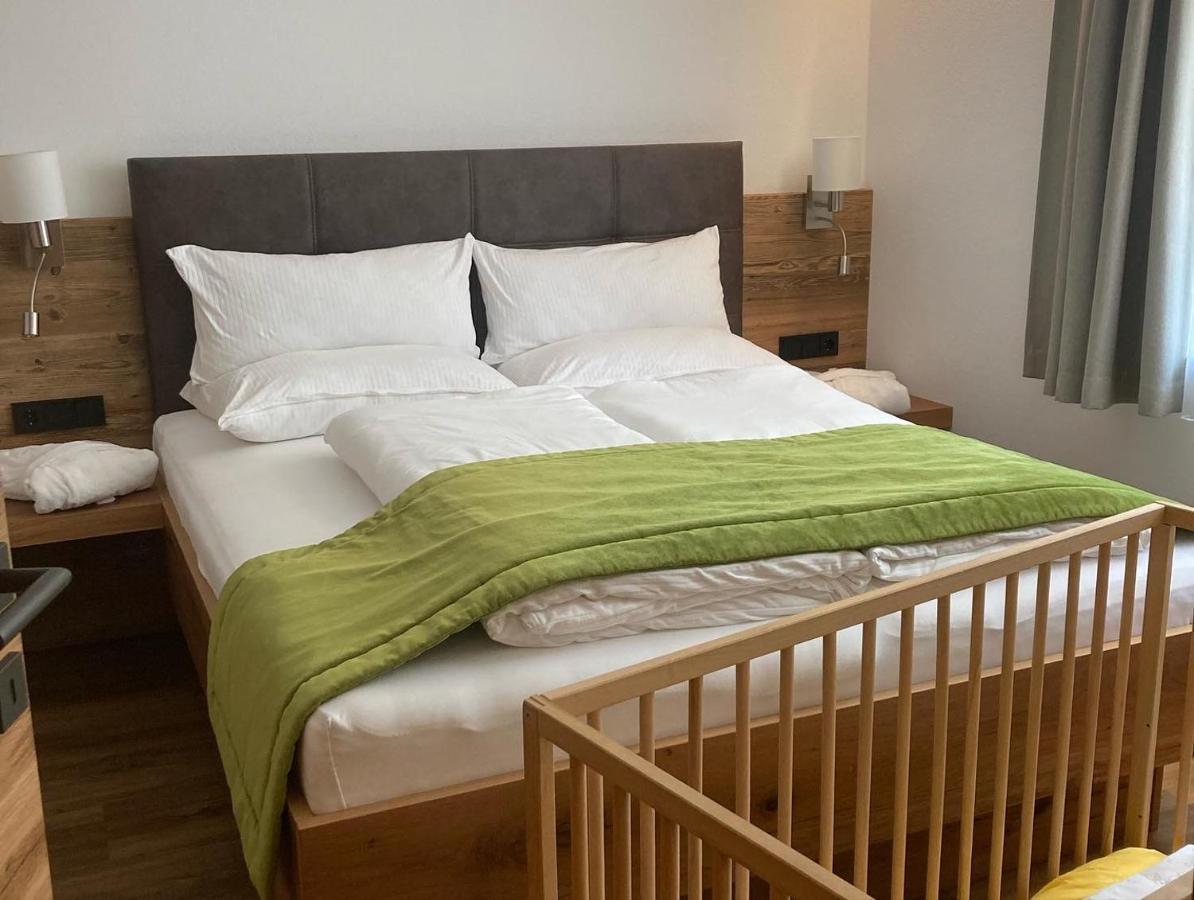 Hotel Apart Piz Mundin カップル エクステリア 写真